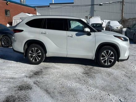 2022 Toyota Highlander XLE AWD