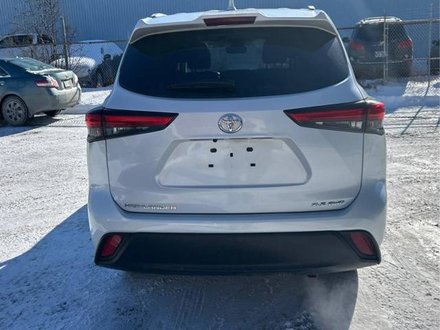 2022 Toyota Highlander XLE AWD