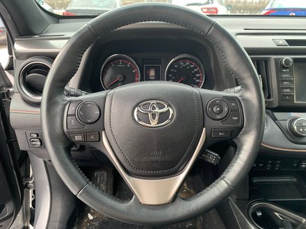 2017 Toyota RAV4 SE - AWD