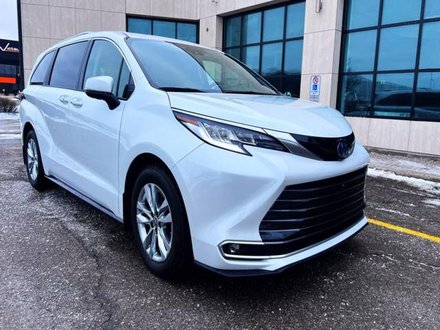 2022 Toyota Sienna Hybrid Sienna Limited AWD 7-Pass