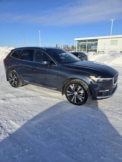 2023 Volvo XC60 Ultimate Bright Theme