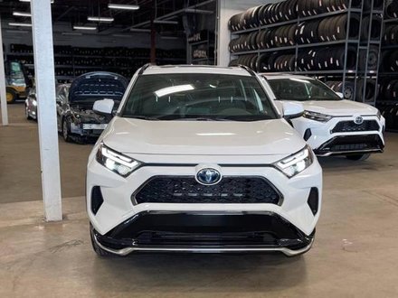 2024 Toyota RAV4 Hybrid SE AWD, Heated Seats, Sunroof