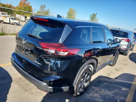 2024 Nissan Rogue AWD SV Moonroof