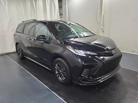 2025 Toyota Sienna Hybrid Sienna XSE AWD 7-Pass