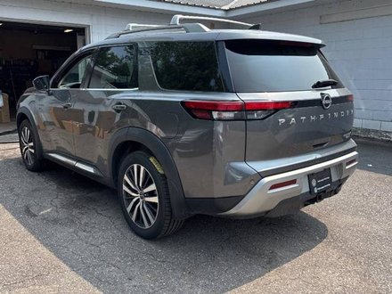 2022 Nissan Pathfinder Platinum V6 4x4 at
