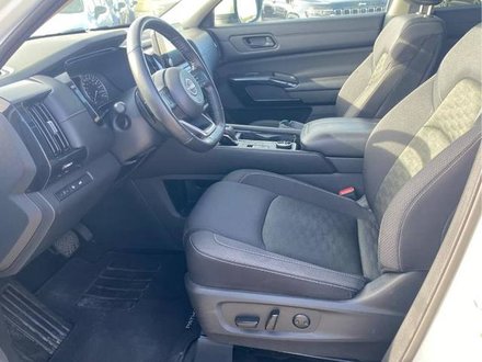 2024 Nissan Pathfinder SV 4WD