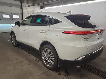2022 Toyota Venza XLE - Fully Loaded Hybrid Winter Tires and Rims Included