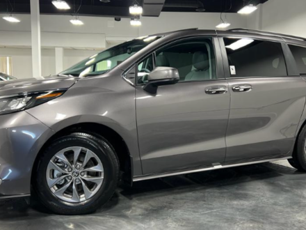 2024 Toyota Sienna XLE