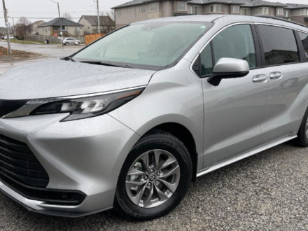 2024 Toyota Sienna XLE