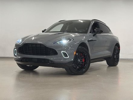 Aston Martin DBX  2021