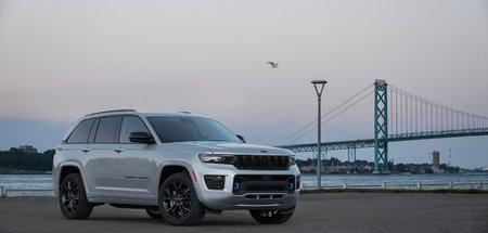 A Closer Look at Canada's Preferred SUV: The Jeep Grand Cherokee 4xe's Dominance Explained