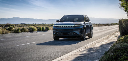 Jeep Wagoneer S: 3.4-Second 0-100km/h, 480km Range, $91,790 Starting Price