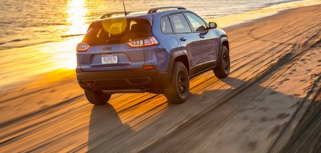 2021 Jeep Cherokee vs 2021 Toyota RAV4: A different approach