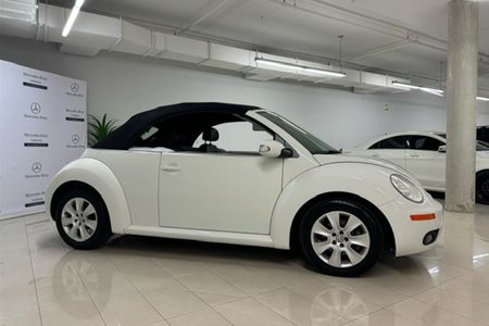 2010 Volkswagen Beetle Convertible Comfortline 2.5L 6sp at Tip