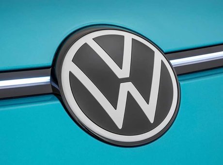Volkswagen dévoile son nouveau logo à Francfort