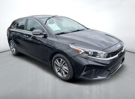 Kia Forte5 EX 2022
