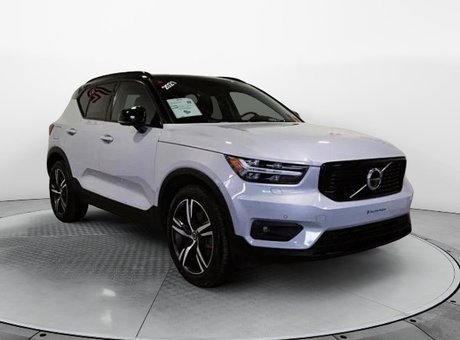 Volvo XC40 T5 R-DESIGN // AWD // TOIT PANORAMIQUE 2021