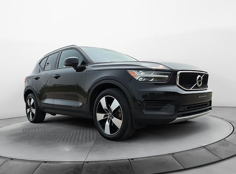 2022 Volvo XC40 T5 MOMENTUM AWD
