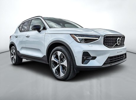 2023 Volvo XC40 B5 ULTIMATE