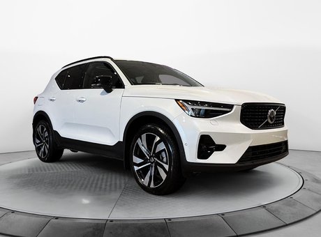 2025 Volvo XC40 B5 ULTRA // AWD // DÉMO 1.99%