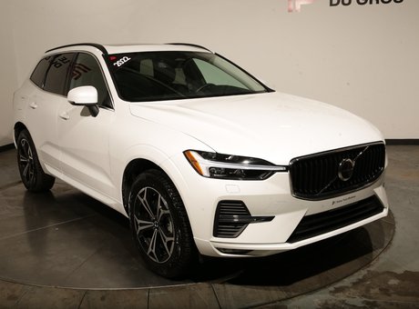 2022 Volvo XC60 B6 MOMENTUM AWD