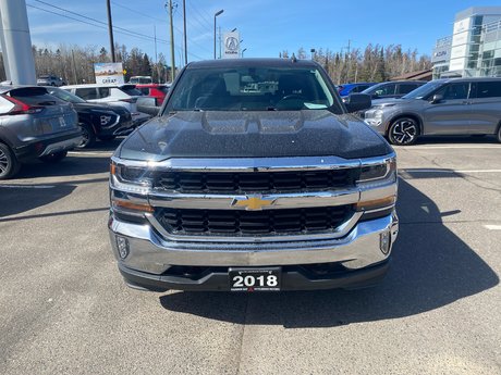 2018 Chevrolet Silverado 1500 LT in Thunder Bay, Ontario - 2 - w460h350px