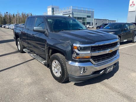 2018 Chevrolet Silverado 1500 LT in Thunder Bay, Ontario - 3 - w460h350px