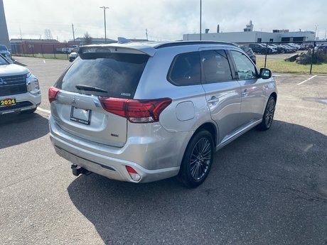 2022 Mitsubishi OUTLANDER PHEV BLACK EDITION in Thunder Bay, Ontario - 3 - w460h350px