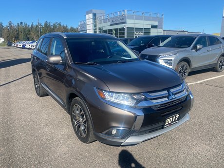 2017 Mitsubishi Outlander ES PREMIUM in Thunder Bay, Ontario - 3 - w460h350px