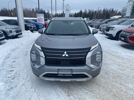 2024 Mitsubishi Outlander SE in Thunder Bay, Ontario - 2 - w460h350px