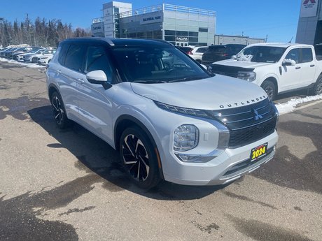 2024 Mitsubishi Outlander GT in Thunder Bay, Ontario - 3 - w460h350px