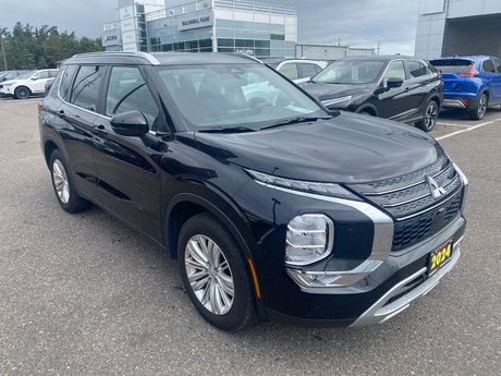 2024 Mitsubishi Outlander SE in Thunder Bay, Ontario - 3 - w460h350px