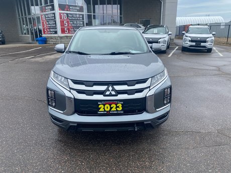 2023 Mitsubishi RVR SE FWD in Thunder Bay, Ontario - 2 - w460h350px