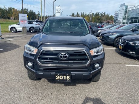 2016 Toyota Tacoma SR5 in Thunder Bay, Ontario - 2 - w460h350px