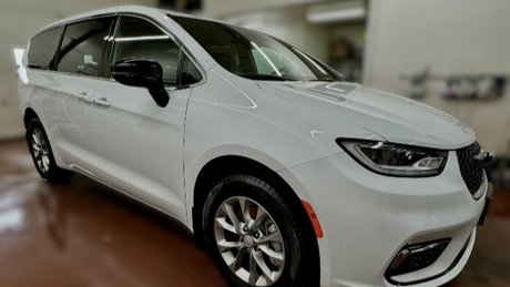 2026 Chrysler PACIFICA SELECT AWD