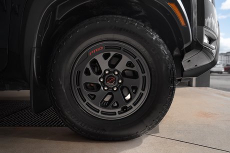 2025 Nissan Frontier PRO-4X 4x4 | 6-Foot Bed