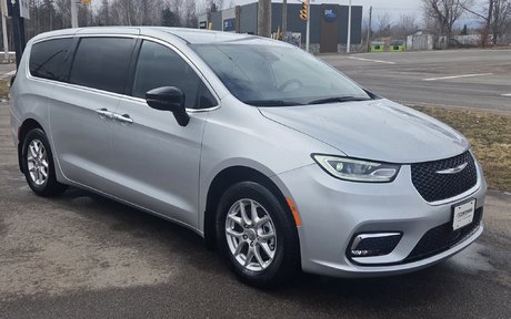 2024 Chrysler Pacifica Touring