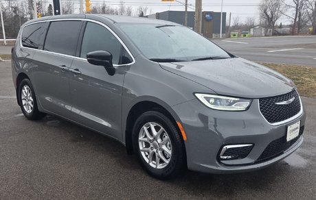 2024 Chrysler Pacifica Touring