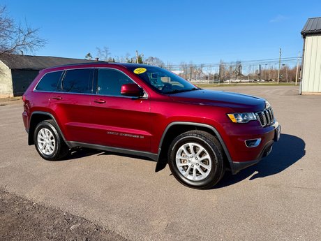 2022 Jeep Grand Cherokee Laredo 4x4