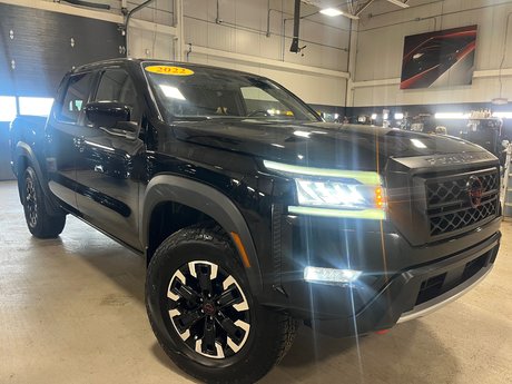 2022 Nissan Frontier PRO-4X Luxury Crew Cab 4x4