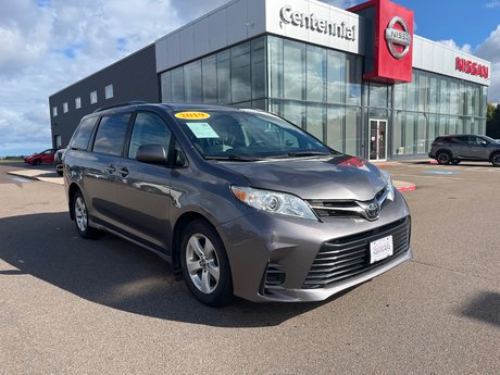 2019 Toyota Sienna LE