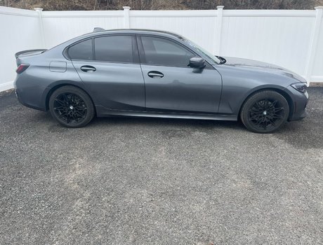 2022 BMW 3 Series 330i xDrive | Leather |Sunroof | Warranty to 2025