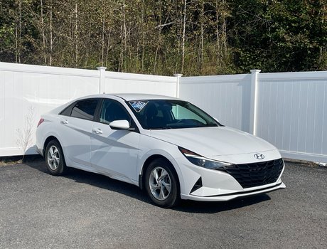 2023 Hyundai Elantra Essential | Cam | USB | Htd Seats | Bluetooth
