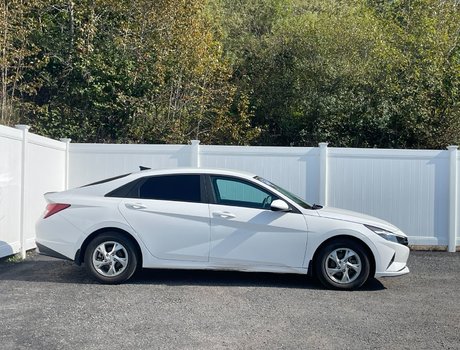 2023 Hyundai Elantra Essential | Cam | USB | Htd Seats | Bluetooth