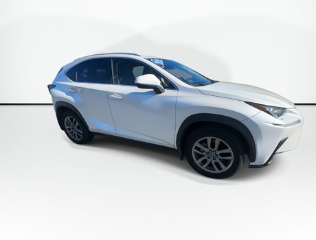 2018 Lexus NX 300 | Leather | Roof | Cam | Htd Wheel