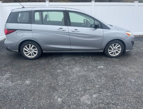 2016 Mazda Mazda5 GS | USB