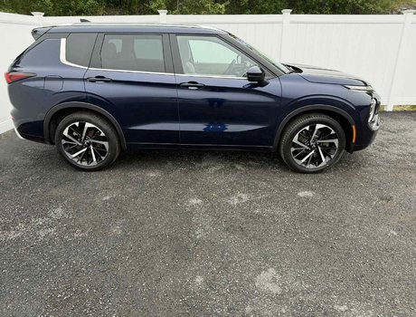2023 Mitsubishi Outlander GT S-AWC | Leather | Roof | Nav | Warranty to 2033