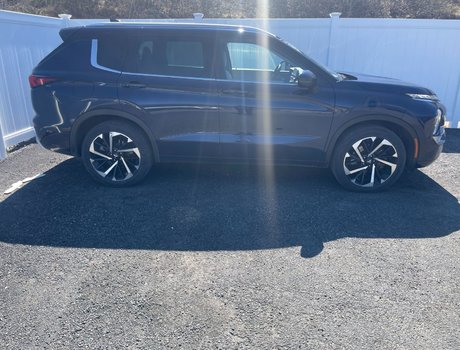 2023 Mitsubishi Outlander GT S-AWC | Leather | Nav | Sunroof | Htd Seats
