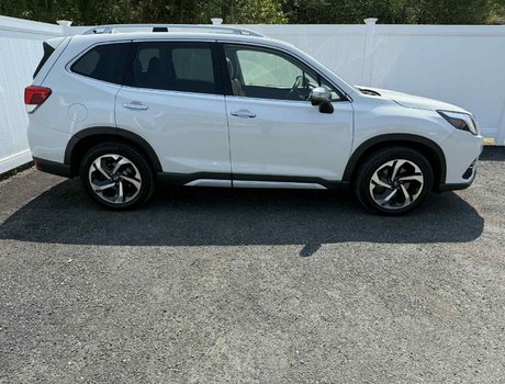 2023 Subaru Forester Premier | Leather | Roof | Nav | Warranty to 2027