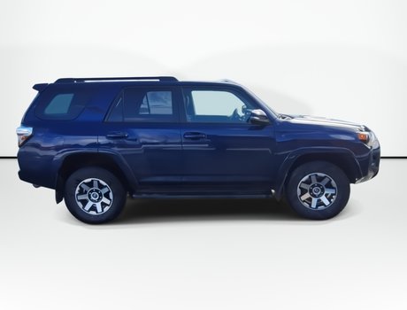 2022 Toyota 4Runner TRD OFF ROAD | Roof | USB | Warranty to May 2022